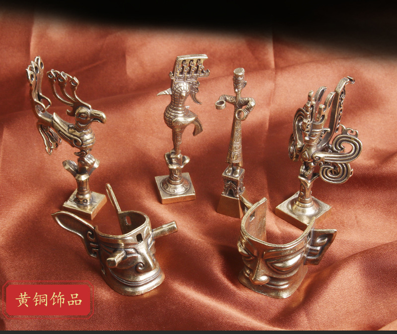 纯黄铜三星堆仿古青铜器摆件纵目面具青铜祭司太阳神鸟工艺品批发