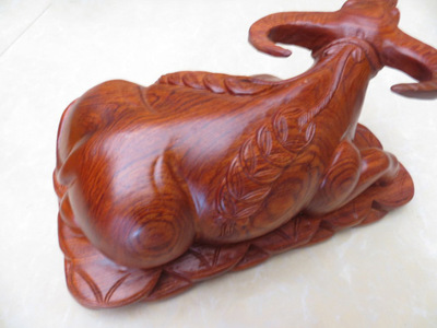 【厂家直销红木摆件/花梨木摆件/草花梨木牛摆件/红木牛摆件】价格,厂家,图片,木质、竹质工艺品,东兴国粹红木工艺品批发商行-