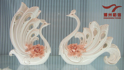 批发采购陶瓷工艺品-热卖陶瓷工艺品 骨瓷描金孔雀花插家居摆设工艺品批发采购-陶瓷.